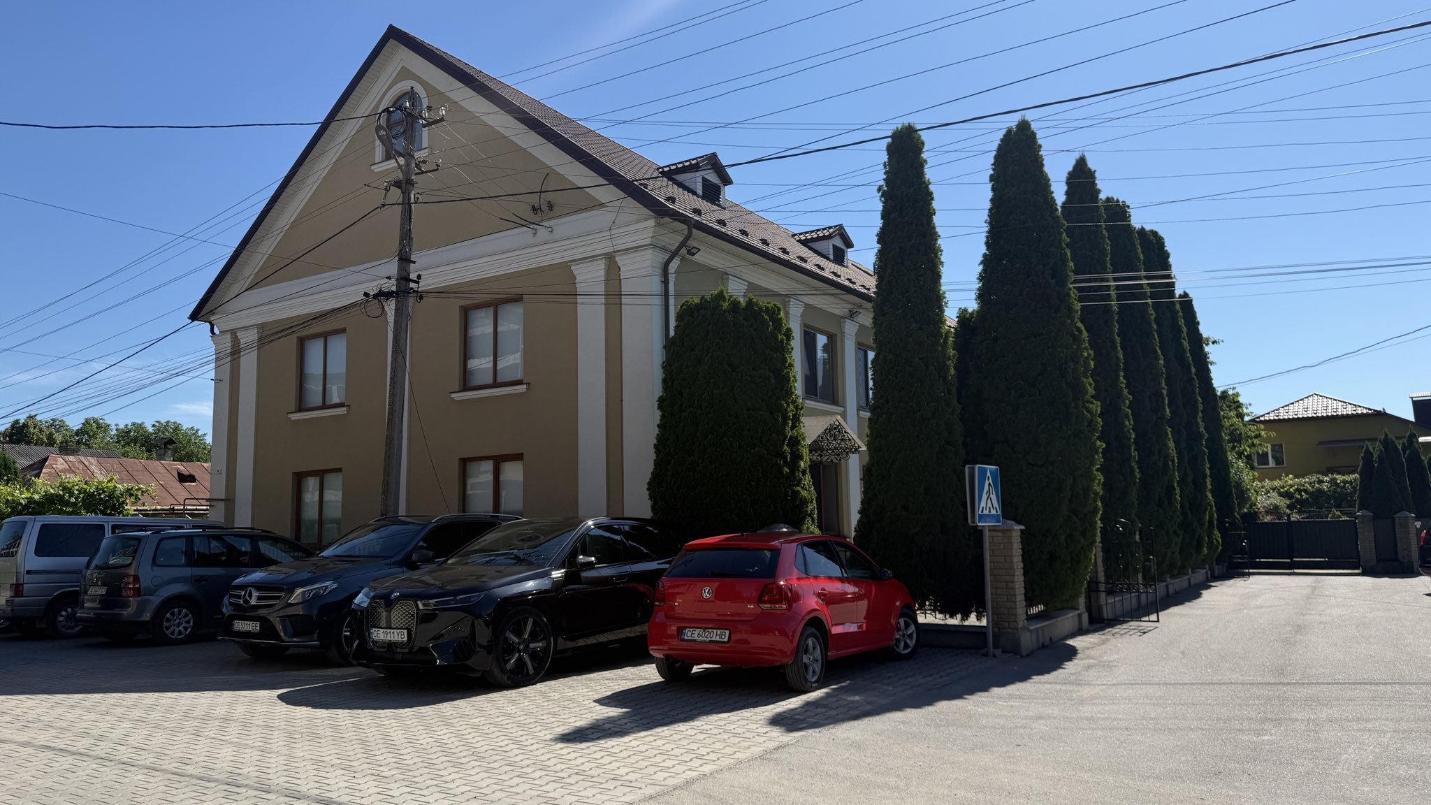 Будівля церкви АСД у Чернівцях, район Жучка
